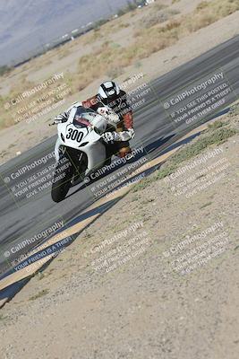 media/Sep-20-2025-Race Pace (Sat) [[d4e1b33f4d]]/Non Verified/Turn 4 Inside (8am)/